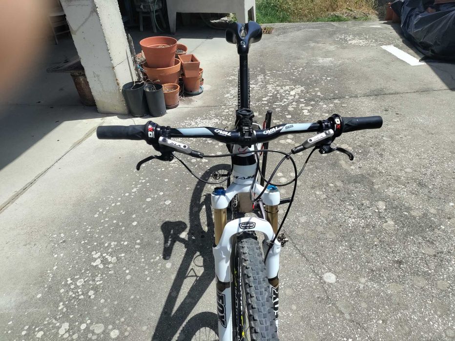 Bike BTT rigida Massi carbono roda 29