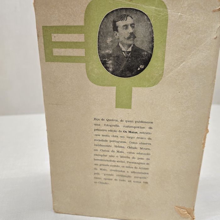 Livro de Eça de Queiroz  "Os Maias"