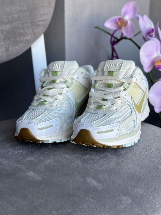 Жіночі кросівки Nike Zoom Vomero 5 / кросівки найк / жіночі кросівки