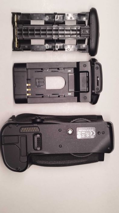 NIKON Punho de bateria MB-D10