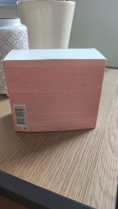 Perfum Prada paradoxe virtual flower