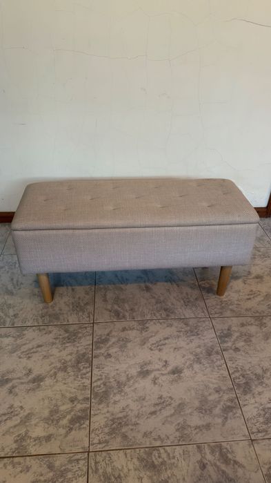 Banqueta Estofada com Arrumação | Bege