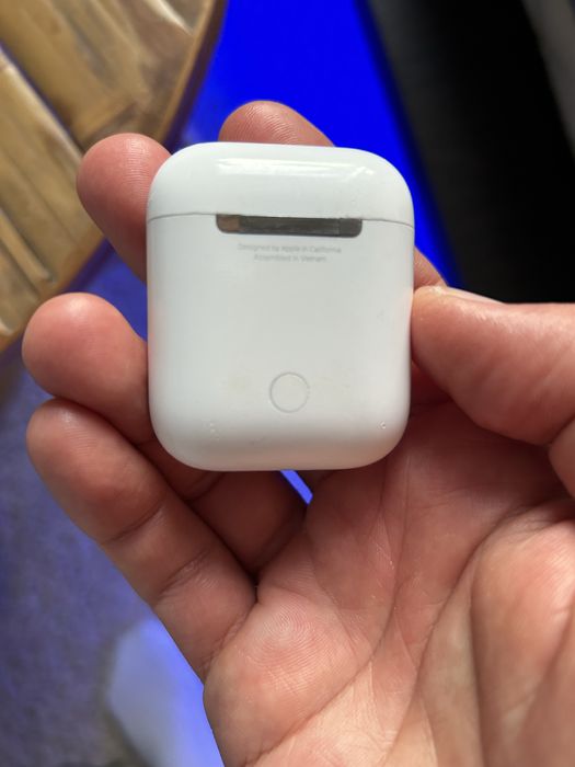 Футляр на airpods