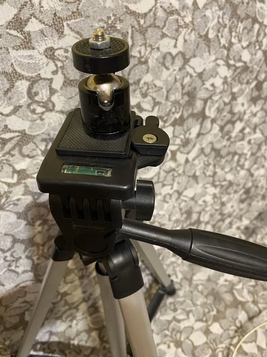 Триноги для фотоаппарата.Штативы.