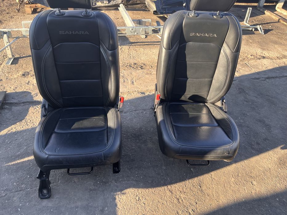 Jeep wrangler jl sahara komplet foteli boczki