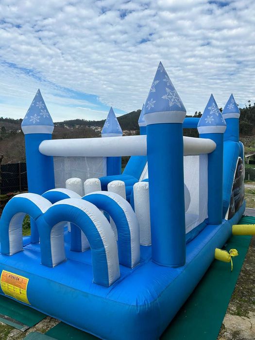 Insuflável e Trampolim