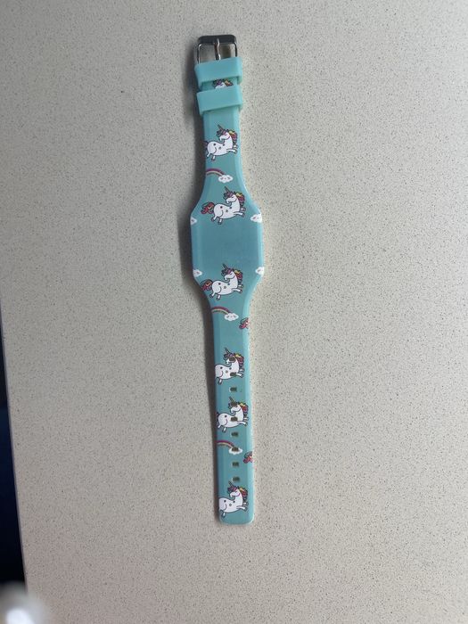 Relógio eletrónico colorido para criança