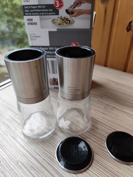 2 млина для соли, перца, специй.