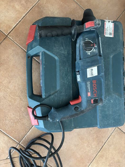 Martelo Perfurador Bosch GBH 2-25 Professional + Mala