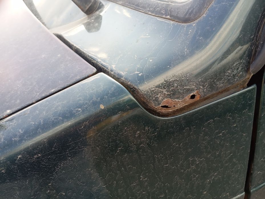 ВАЗ 21083 інжектор 2001 року.