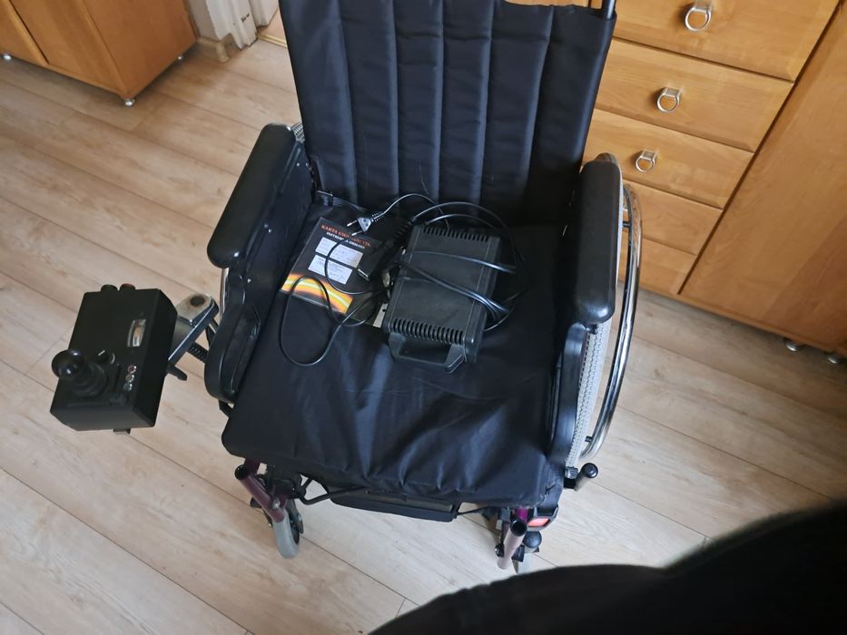 Wózek inwalidzki elektryczny
