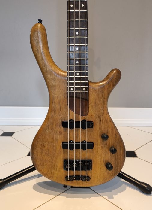 Gitara basowa Mayones BE4