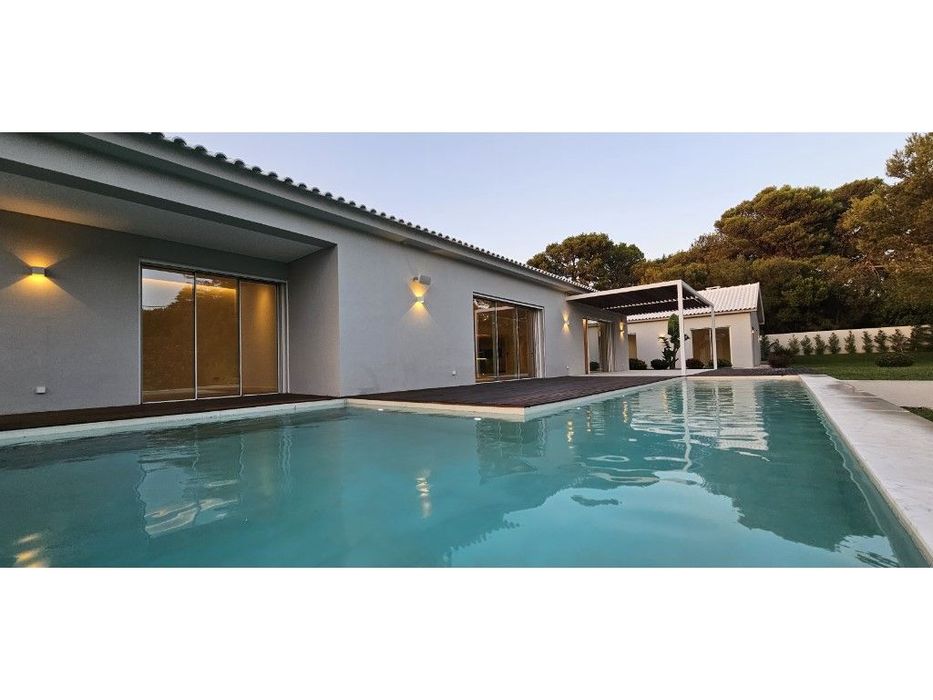 Moradia T7 nova com piscina em Birre, Cascais