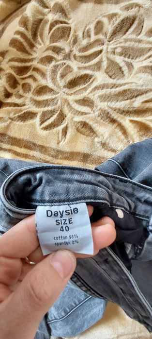Spodnie czarne M jeansowe dżinsowe rurki dziny daysie
