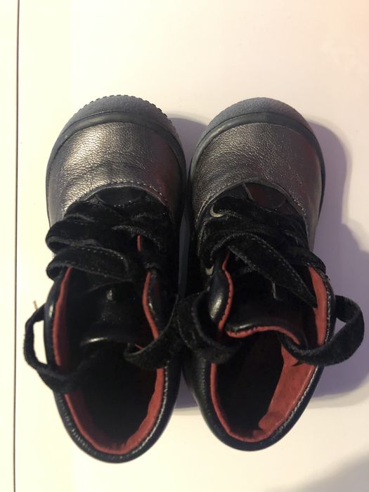 Buty KicKers, 22