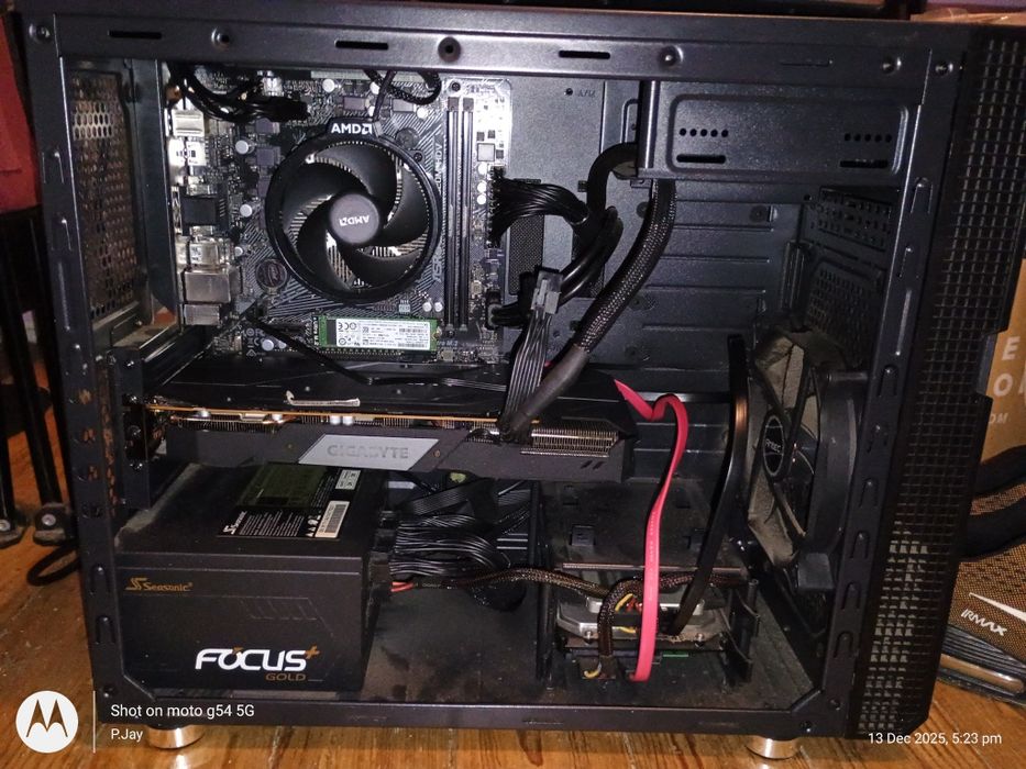 ASUS AMD Ryzen RX580 8GB Crucial Seasonic DDR4