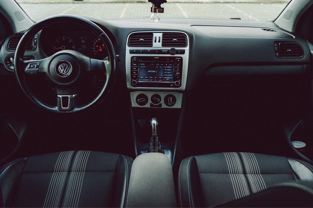 Volkswagen Polo 1.6 TDI caixa DSG