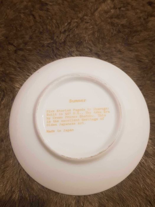 Prato Pintado á Mão Pagode ano 607 DC no Japão