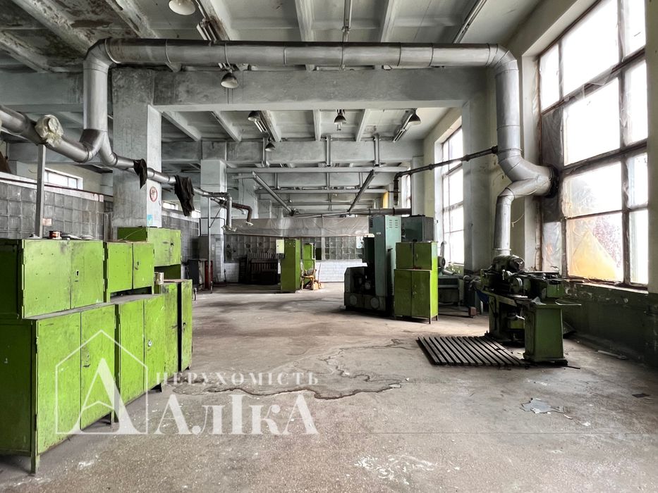 Продам велике Виробниче приміщення неподалік центру