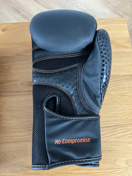 Rękawice bokserskie Starpro M33 8 oz – czarne