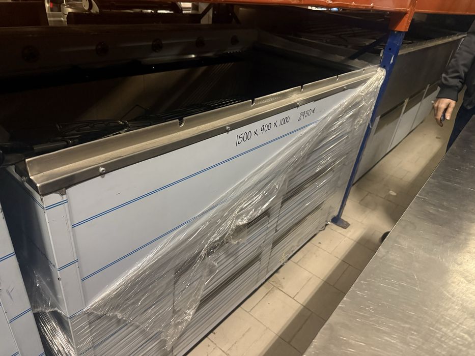 Grelhador carvão com 5 espetos Rotativos