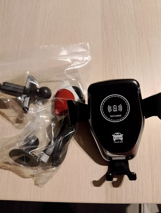 Samochodowa ładowarka indukcyjna do smarfona do