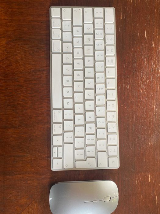 Apple klawiatura model A1644 EMC 2815 isealna