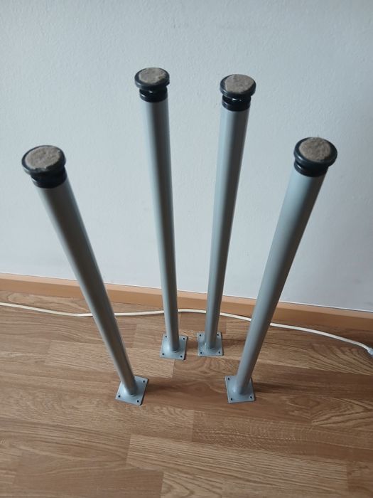 4 Pés regulaveis cinzentos