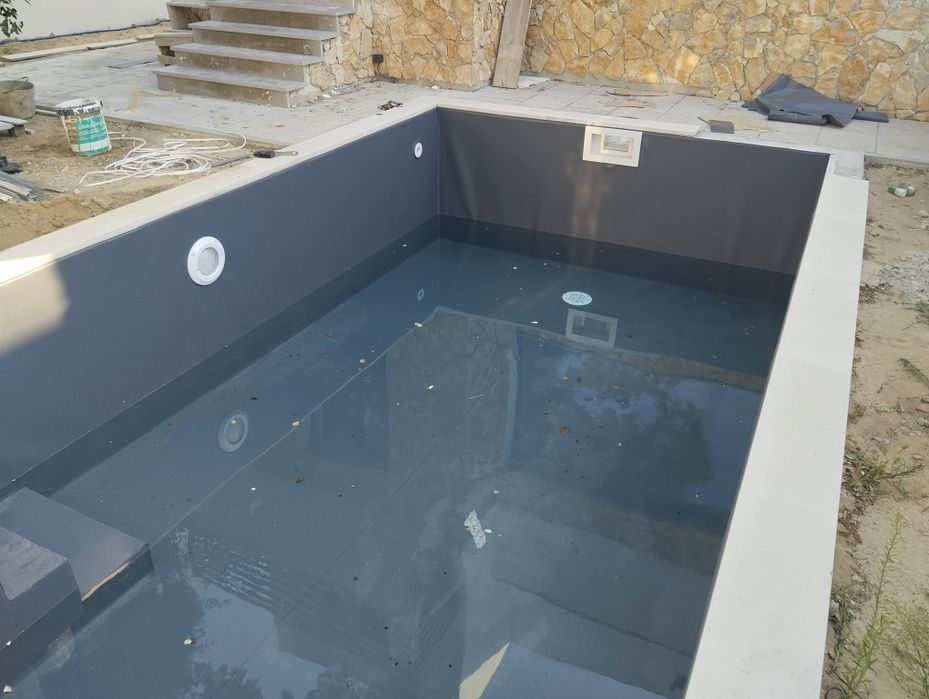 Aplicação de tela para piscinas