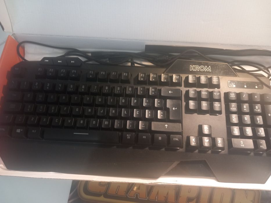 Krom Krusher Keyboard64564072684545121