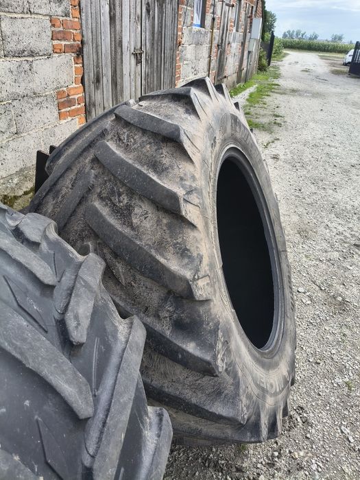 Opony Michelin 520/60/28