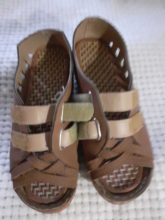 Женские босоножки в спортивном стиле