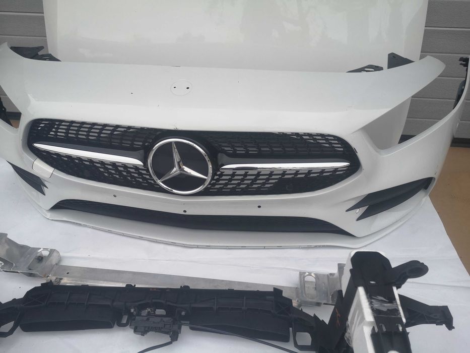 Frente Completa w176/177Mercedes A class w176/177 Faróis Traseiros Led