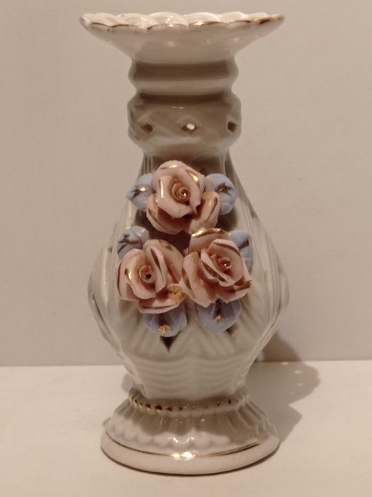 Świecznik z rózami.