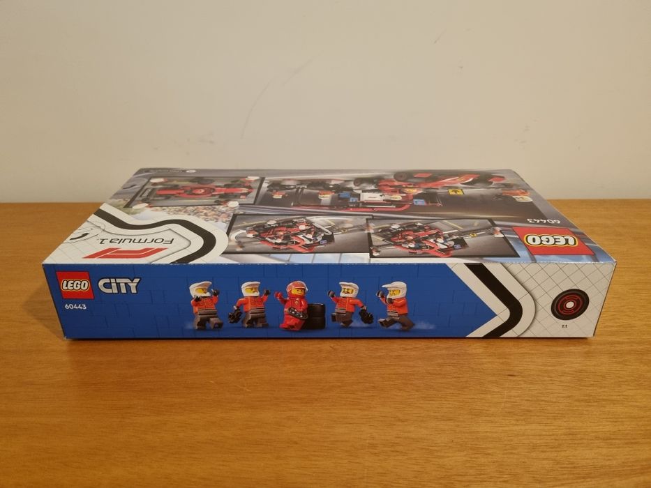 LEGO City 60443 - Formula 1 Pit Stop & Pit Crew com carro Ferrari