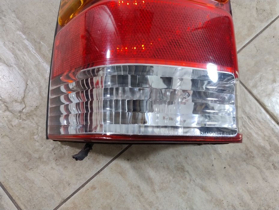 Lampa lewa tył Ford maverick 2 II escape 01-07 wysyłka OLX