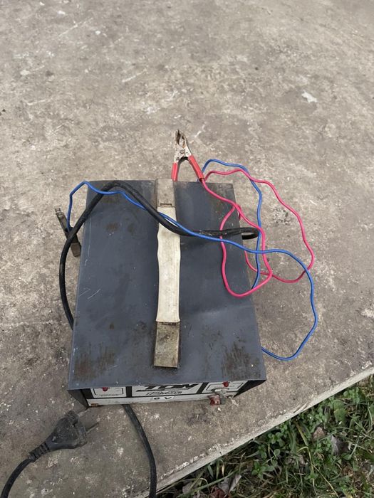 Зарядний пристрій АКБ акумуляторів 12 вольт Десульфатаційний. ТОН. TON