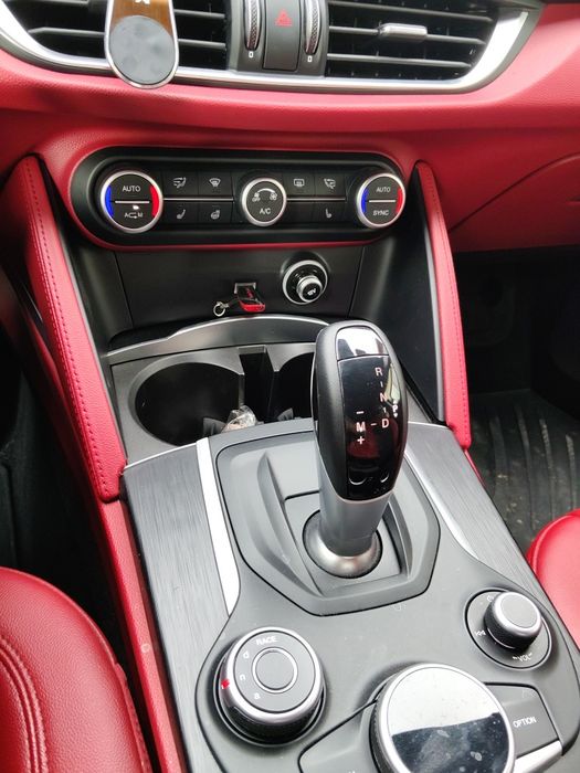 Alfa Romeo Stwlvio 2.0