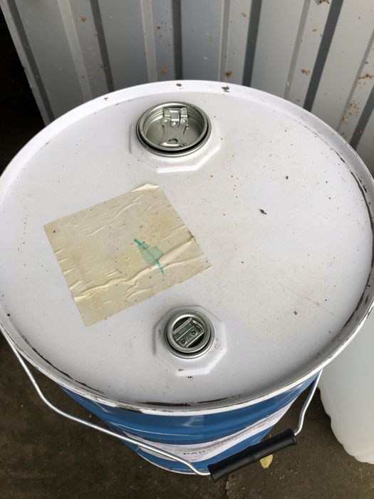 Канистра пластиковая,бочка металлическая