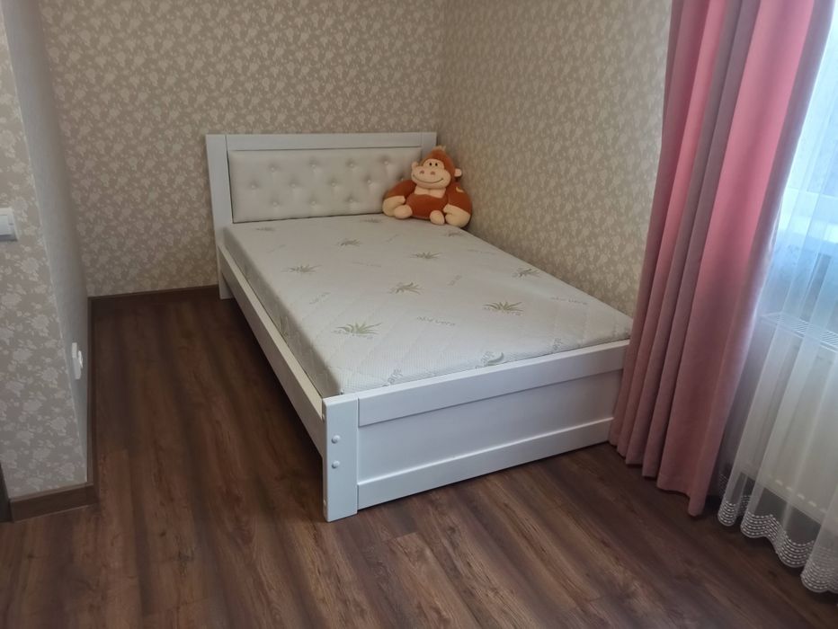 Ліжко “Лорд” з масиву дерева | М’яка вставка | 160×200