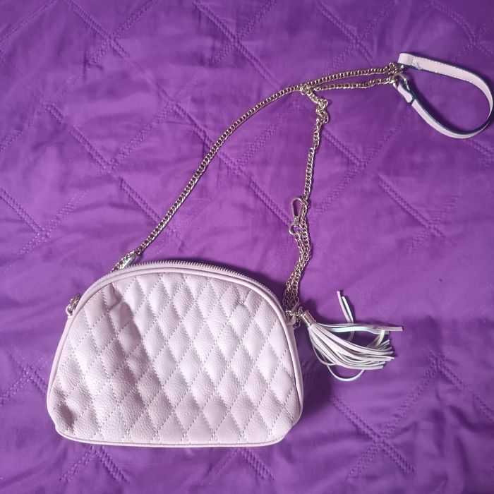 Różowa torebka na ramię