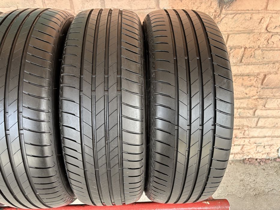 Комплект літніх шин 215/60R17 Bridgestone