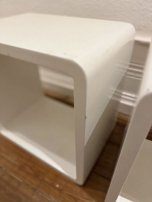 Prateleiras cubo brancas