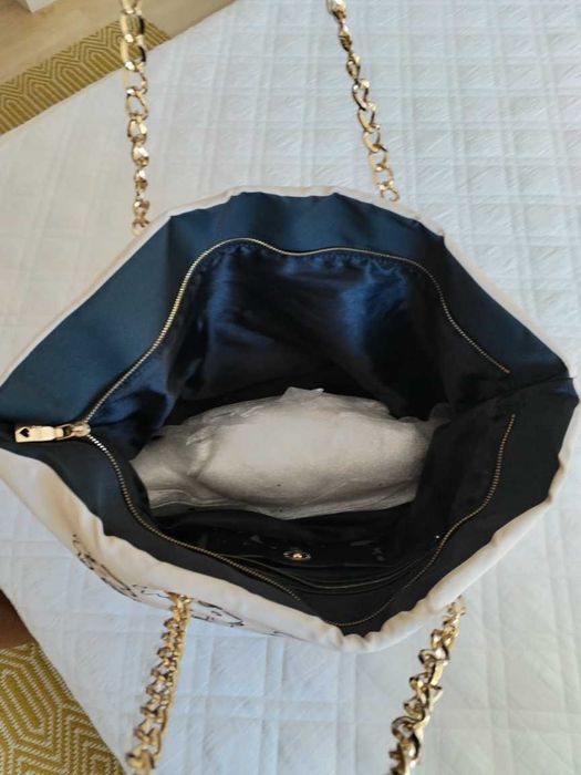 Mala Senhora Moschino