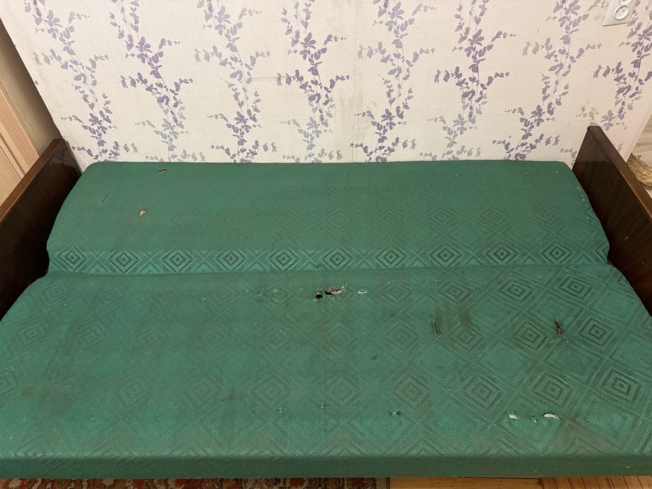 Диван, безкоштовно