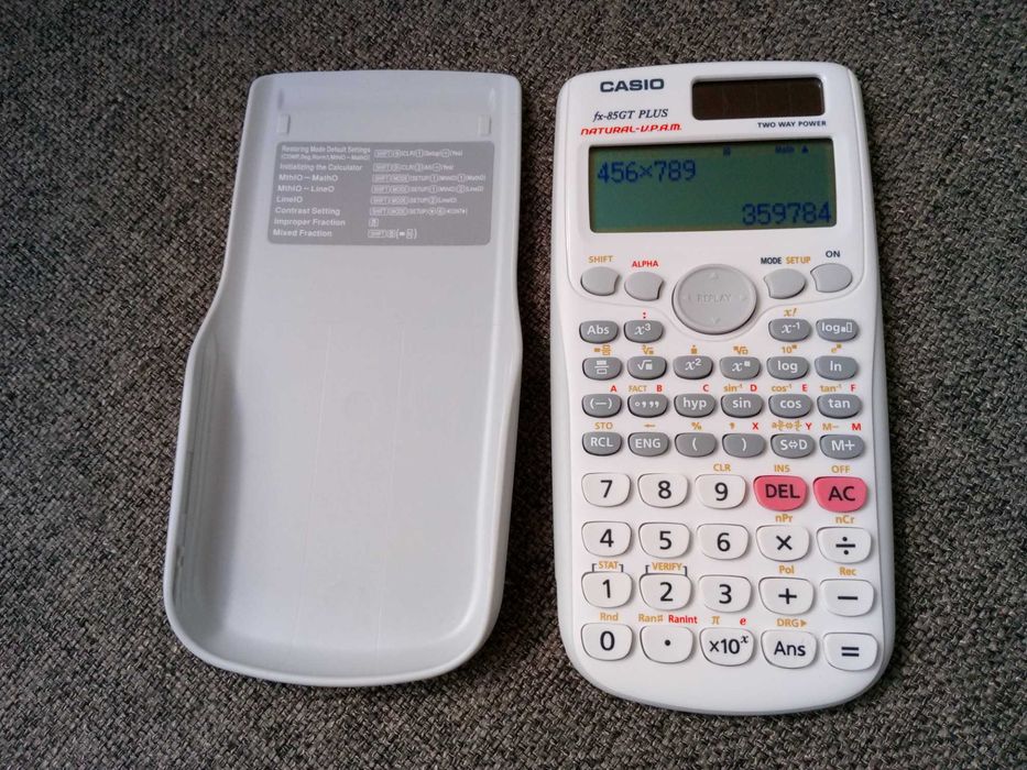 Nowy kalkulator naukowy Casio FX - 85 GT Plus biały unikal