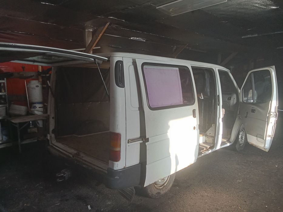 Форд Транзит  1998 року