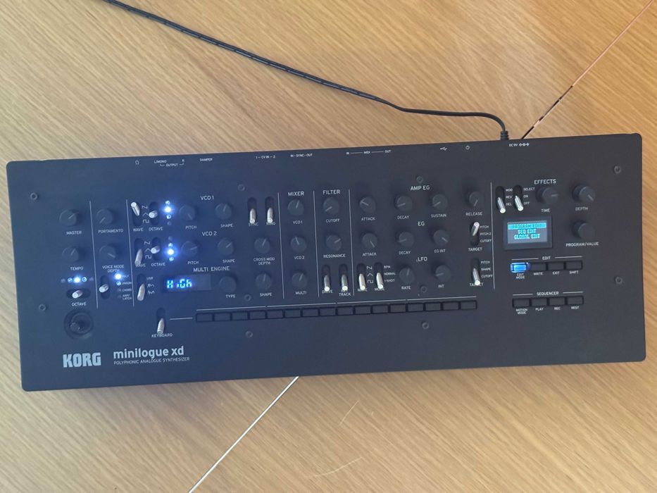 sintetizador Korg Minilogue XD – Estado Impecável