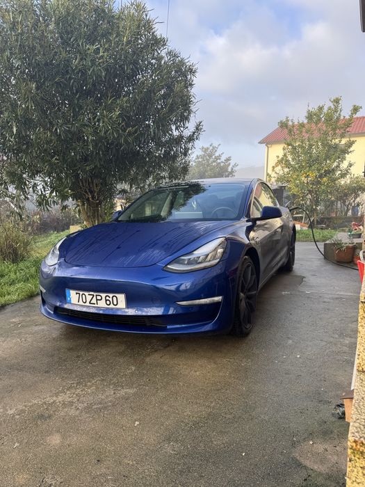 Tesla Model 3 Performance523505942900910084