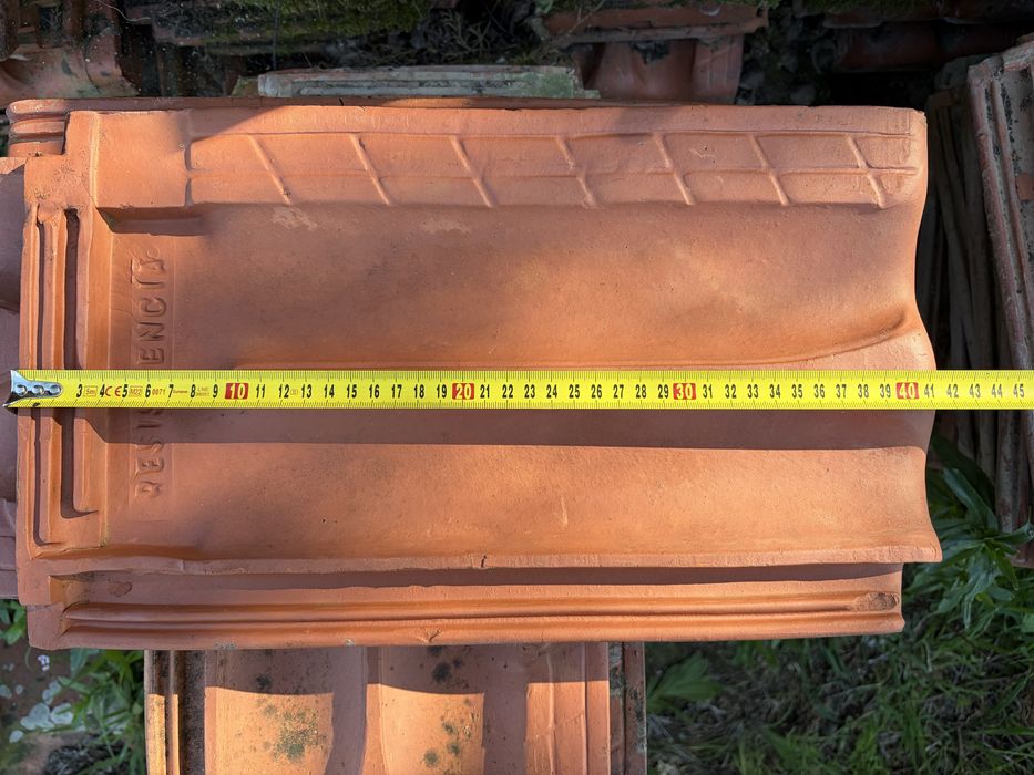 Telhas e Topos Usadas (Ceramica Forte Labrugeira-Alenquer)